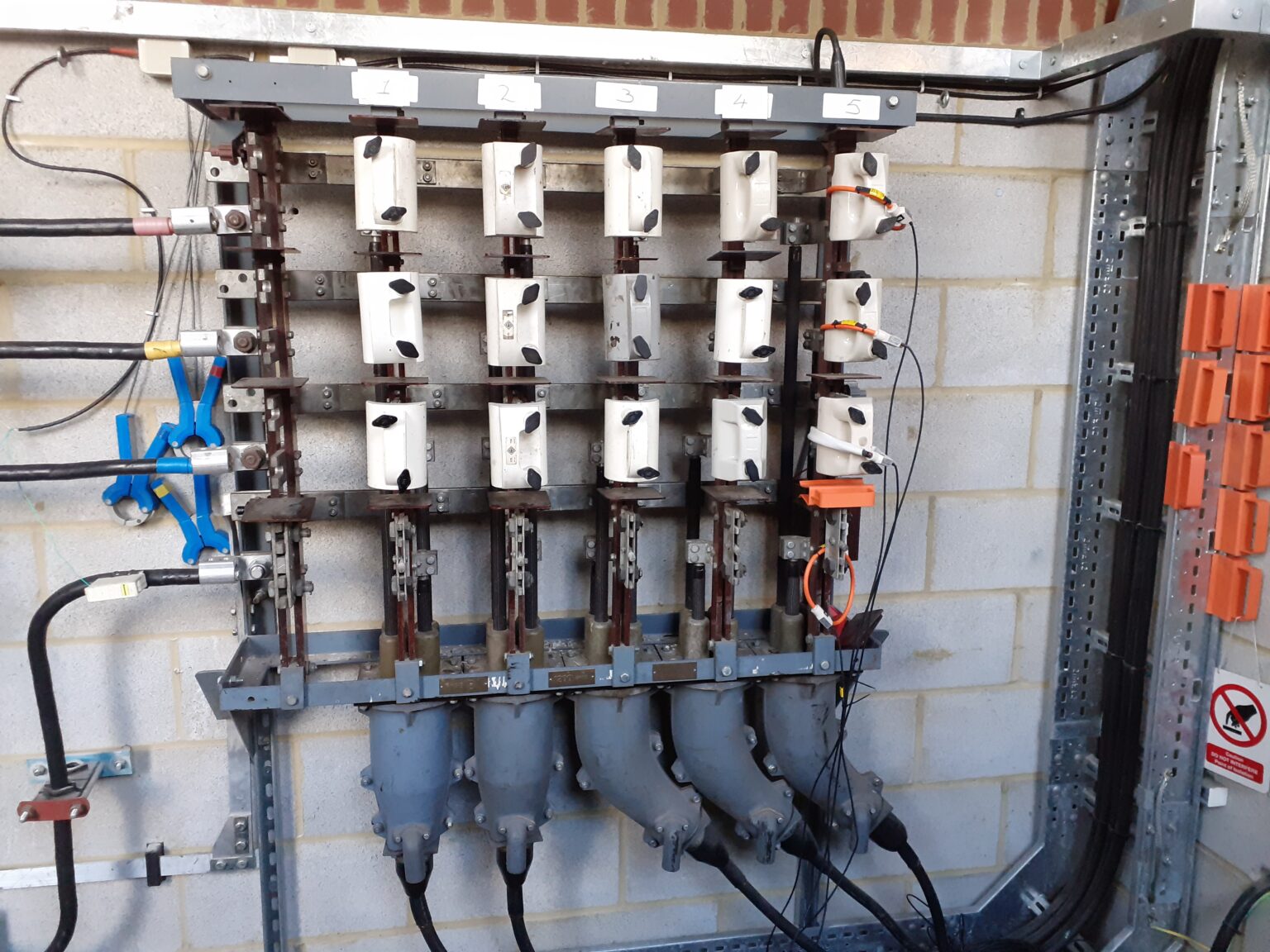 LV fuse carrier