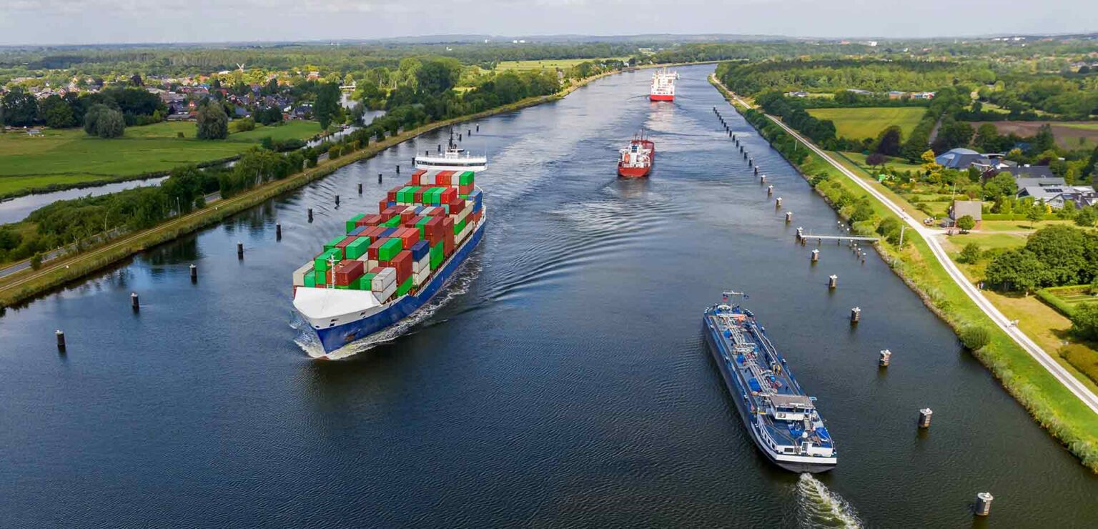 Shyne container ship